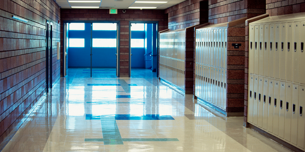  Qualcomm Wireless Reach Helping High School Correspondence  - IoT ONE Case Study